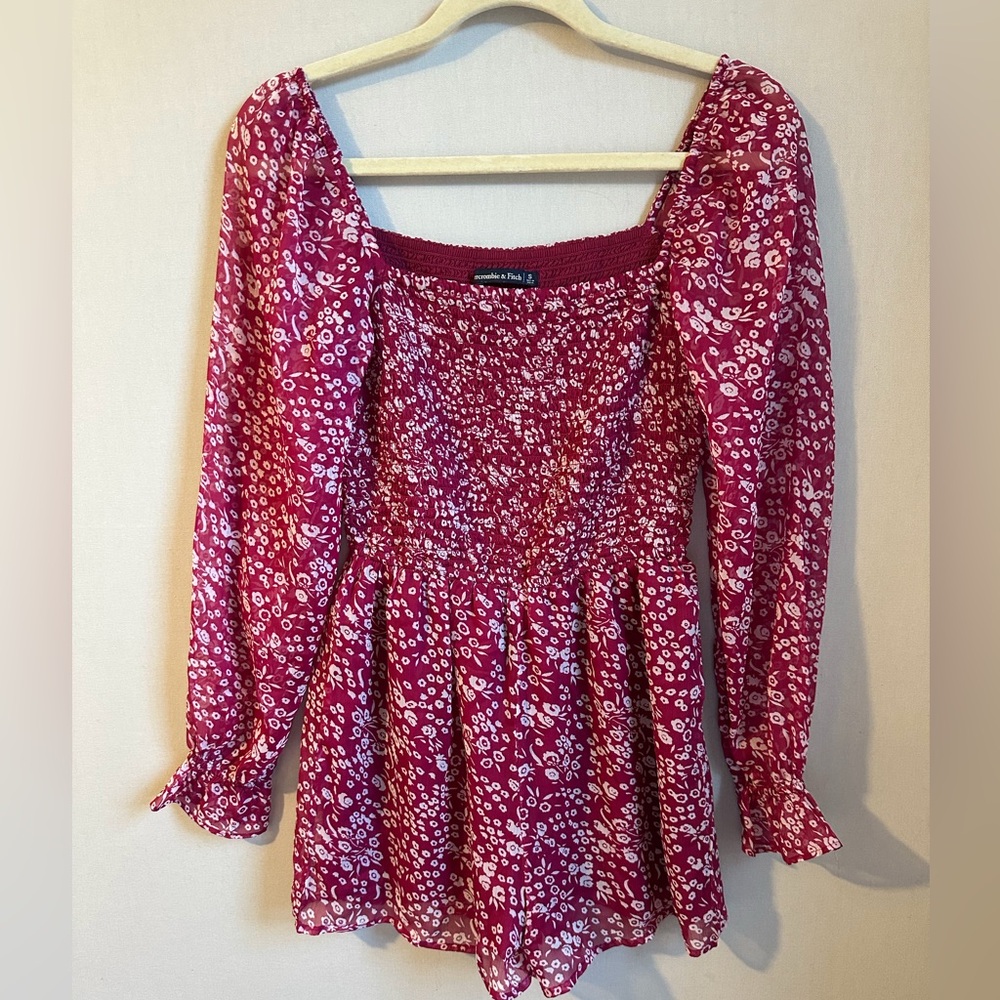 Abercrombie & Fitch Romper long sleeve. Pink and white . Size S.